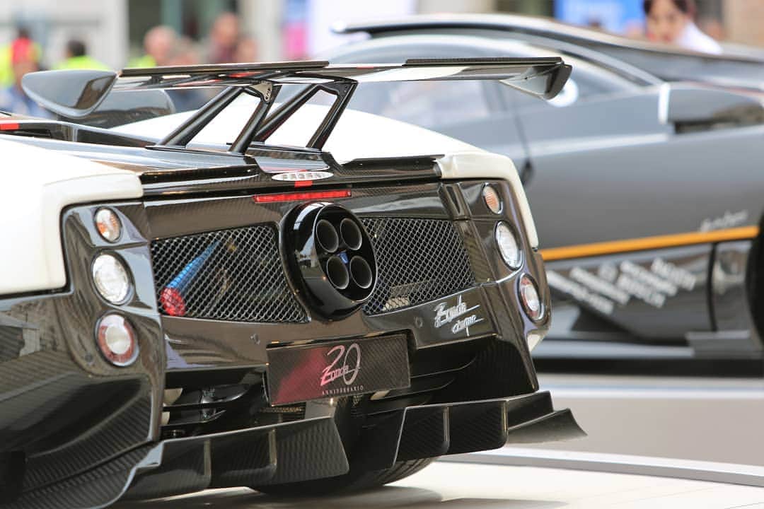 パガーニ・アウトモビリのインスタグラム：「Discover the #zondacollection during the @motorvalleyofficial Fest!  #MotorValleyFest #pagani #zonda #zonda20 #zondacinqueroadster #zonda20anniversary」
