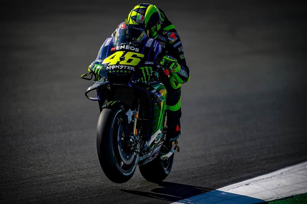 バレンティーノ・ロッシさんのインスタグラム写真 - (バレンティーノ・ロッシInstagram)「Le Mans Circuit,France Friday,free practice 📸 @falex79 @gigisoldano @jesusrobledo Tino Martino」5月18日 6時37分 - valeyellow46