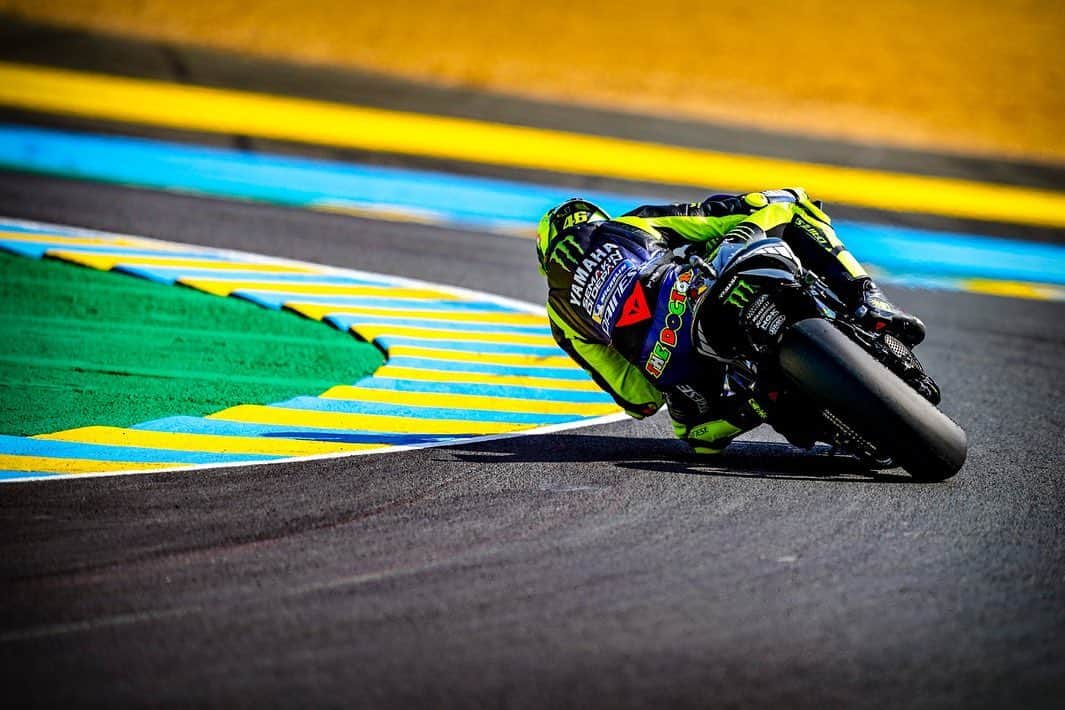 バレンティーノ・ロッシさんのインスタグラム写真 - (バレンティーノ・ロッシInstagram)「Le Mans Circuit,France Friday,free practice 📸 @falex79 @gigisoldano @jesusrobledo Tino Martino」5月18日 6時37分 - valeyellow46