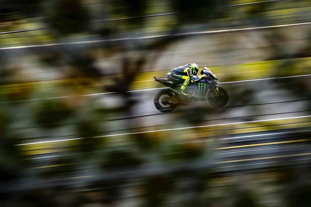 バレンティーノ・ロッシさんのインスタグラム写真 - (バレンティーノ・ロッシInstagram)「Le Mans Circuit,France  Friday,free practice 📸 @falex79 @gigisoldano @jesusrobledo Tino Martino」5月18日 6時41分 - valeyellow46