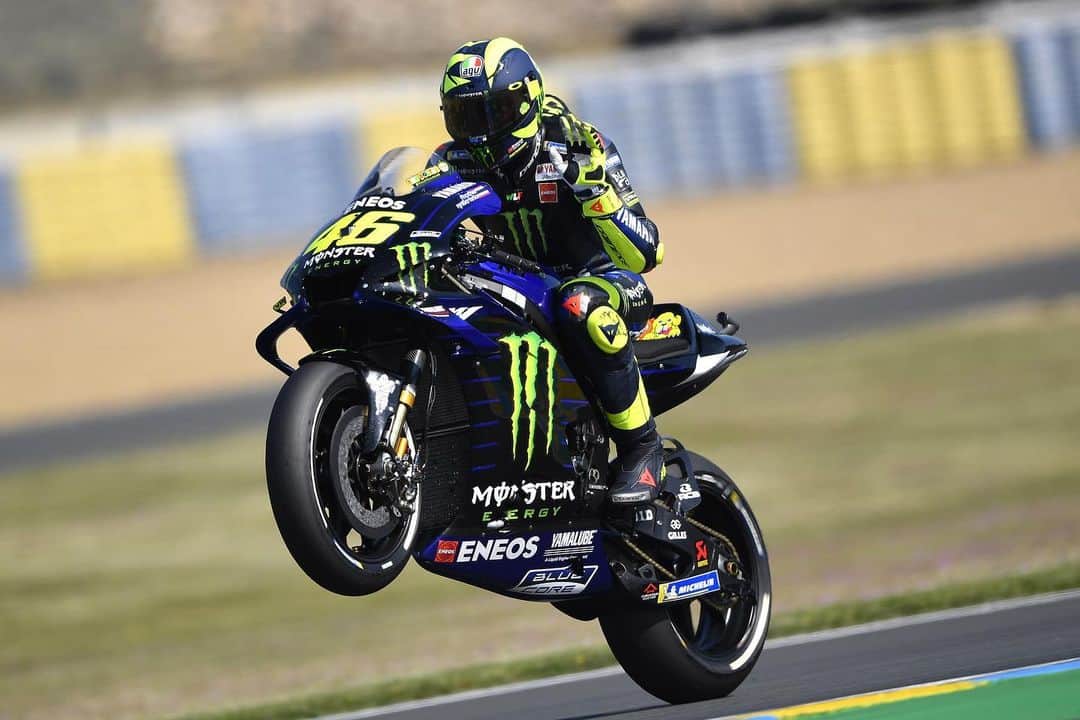 バレンティーノ・ロッシのインスタグラム：「Le Mans Circuit,France  Friday,free practice 📸 @falex79 @gigisoldano @jesusrobledo Tino Martino」