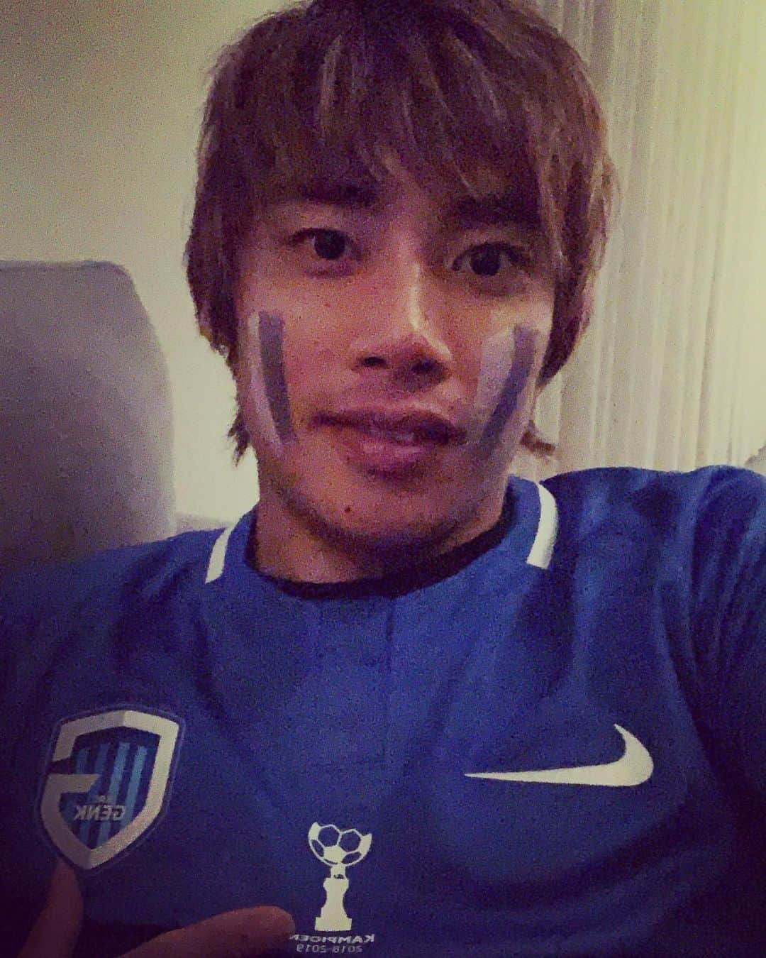 伊東純也さんのインスタグラム写真 - (伊東純也Instagram)「CHAMPIONS🥇🏆 全てのサポートに感謝🙏💙 🔵⚪️GENK8年ぶりの優勝!! 伊東初タイトル✌️ #krcgenk」5月18日 6時47分 - 1409junya