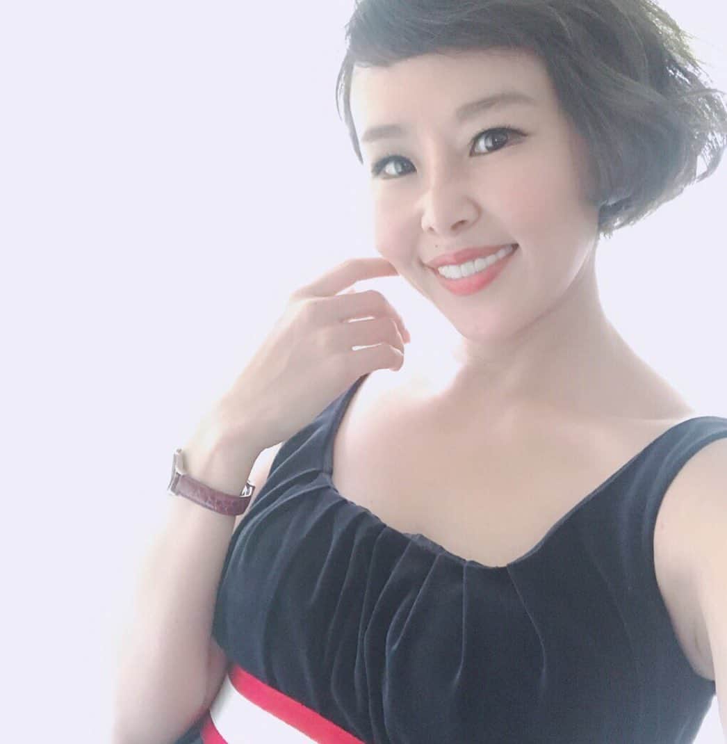 金子エミさんのインスタグラム写真 - (金子エミInstagram)「J-WAVE  @jwave813  5/17 AM11時30分〜 @allgoodfriday  LiLiCo & @lespros_inaba  稲葉友 ☆人生相談 ☆King & Prince 永瀬廉・神宮寺勇太 デートプラン ☆女優の池上季実子さんがドライブの魅力を語る ☆パーツモデルの金子エミさん ☆お肌もココロも喜ぶ心地いい下着 ☆穴場コーヒーショップ  #jwave #radiko #CITIZEN #クロスシー #allgood813」5月18日 6時56分 - emikaneko1114