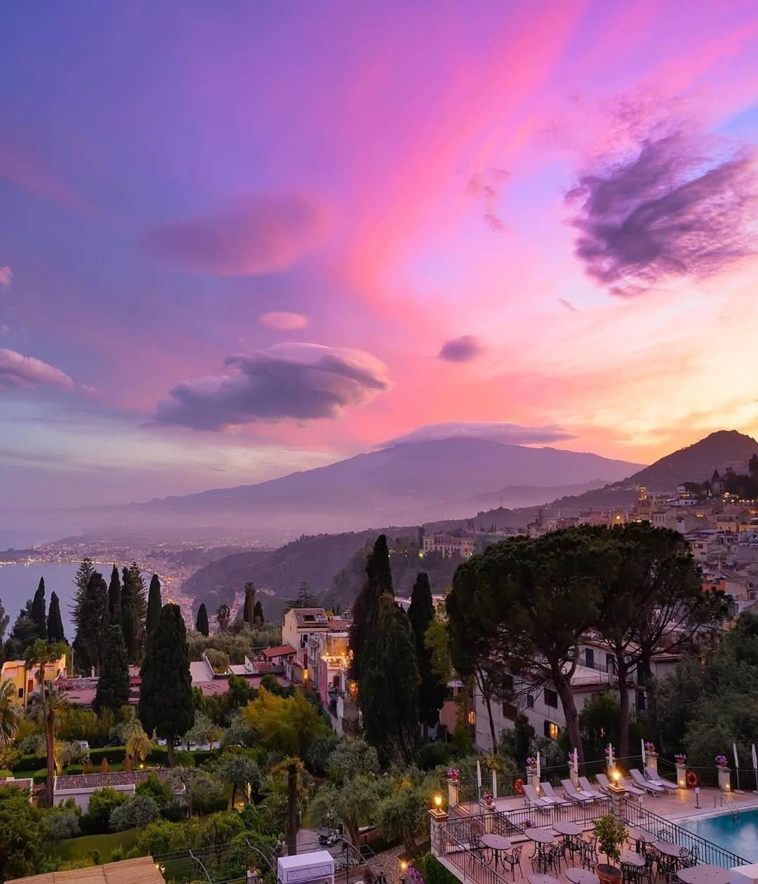 Travel + Leisureさんのインスタグラム写真 - (Travel + LeisureInstagram)「This 19th-century residence inherited from Sicilian nobility overlooks Mount Etna. The Belmond Grand Hotel Timeo was voted one of the top 10 resort hotels in Italy last year — see the full list at our link in bio! #tlpicks courtesy of @sassychris1」5月18日 7時11分 - travelandleisure