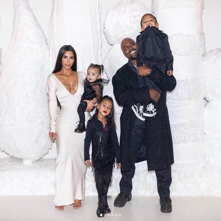 People Magazineさんのインスタグラム写真 - (People MagazineInstagram)「Psalm West! 💙 Kim Kardashian and Kanye West have revealed their new baby boy's name. Tap our bio link to see his first photo. | #Regram @kimkardashian」5月18日 7時19分 - people