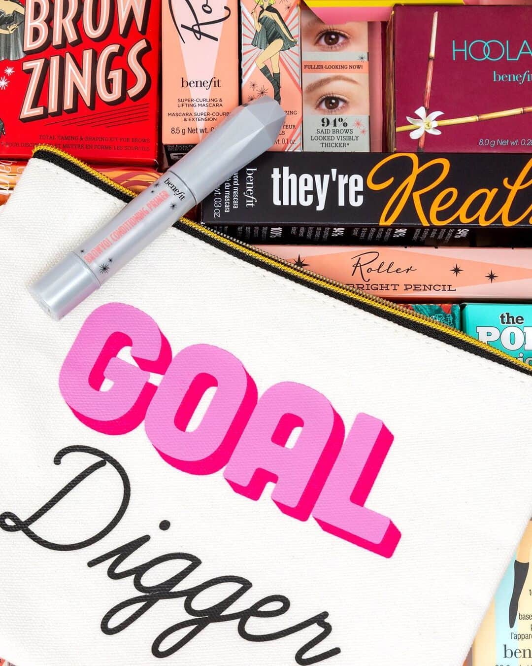 Benefit Cosmeticsさんのインスタグラム写真 - (Benefit CosmeticsInstagram)「Calling all GOAL diggers! 🙋🏽Score a FREE Benefit makeup bag & a #BROWVO! conditioning primer sample with a $40+ purchase on benefitcosmetics.com!」5月18日 7時27分 - benefitcosmetics