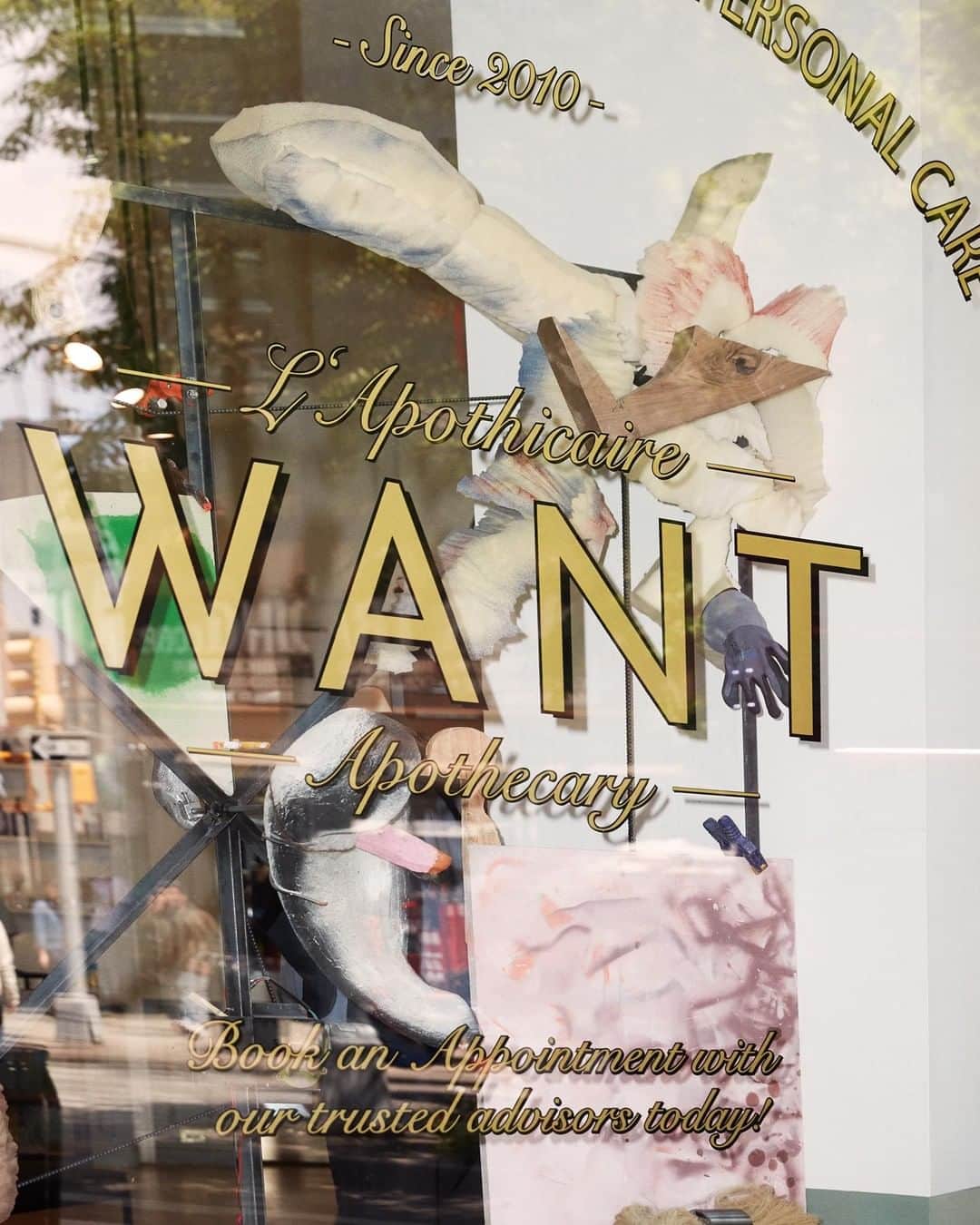 ウォントのインスタグラム：「WANT Apothecary & Misha Kahn present The Extraordinary Journey for NYCxDESIGN. This wonderful window project features little odds & ends from Misha's studio with our Pre Autumn 2019 pieces previewed alongside his work. Visit WANT Apothecary, Nomad until May 22 to see the installation! More info at the link in bio. — #wantapothecary #nycxdesign #design #nyc」