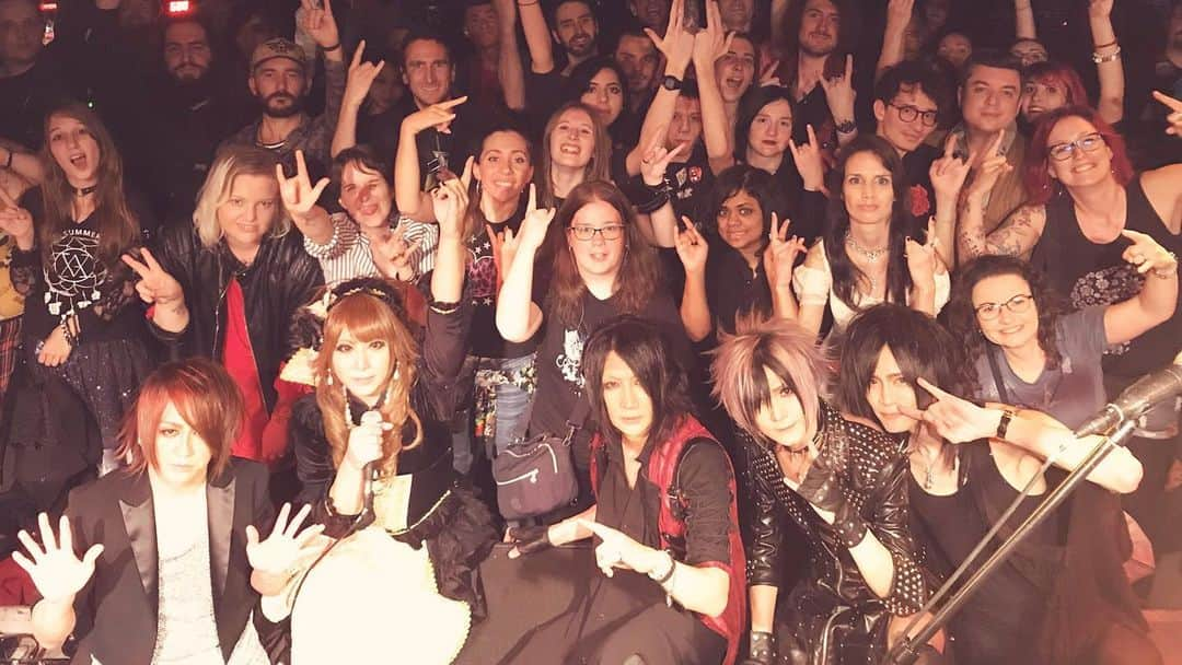 HIZAKIさんのインスタグラム写真 - (HIZAKIInstagram)「Jupiter Zeus Tour Montpellier (France) 楽しいライブでした！ #HIZAKI」5月18日 7時45分 - hizaki_official