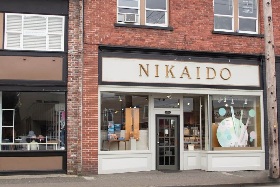 Pentel Canadaさんのインスタグラム写真 - (Pentel CanadaInstagram)「Pentel Products are available in several local stationery stores across Canada. Today we are featuring @nikaidotea, a calming and charming tea and stationery store located near the shores of Steveston BC. Visit our website at https://pentel.ca/news/3680 to learn more!」5月18日 8時00分 - pentelcanada
