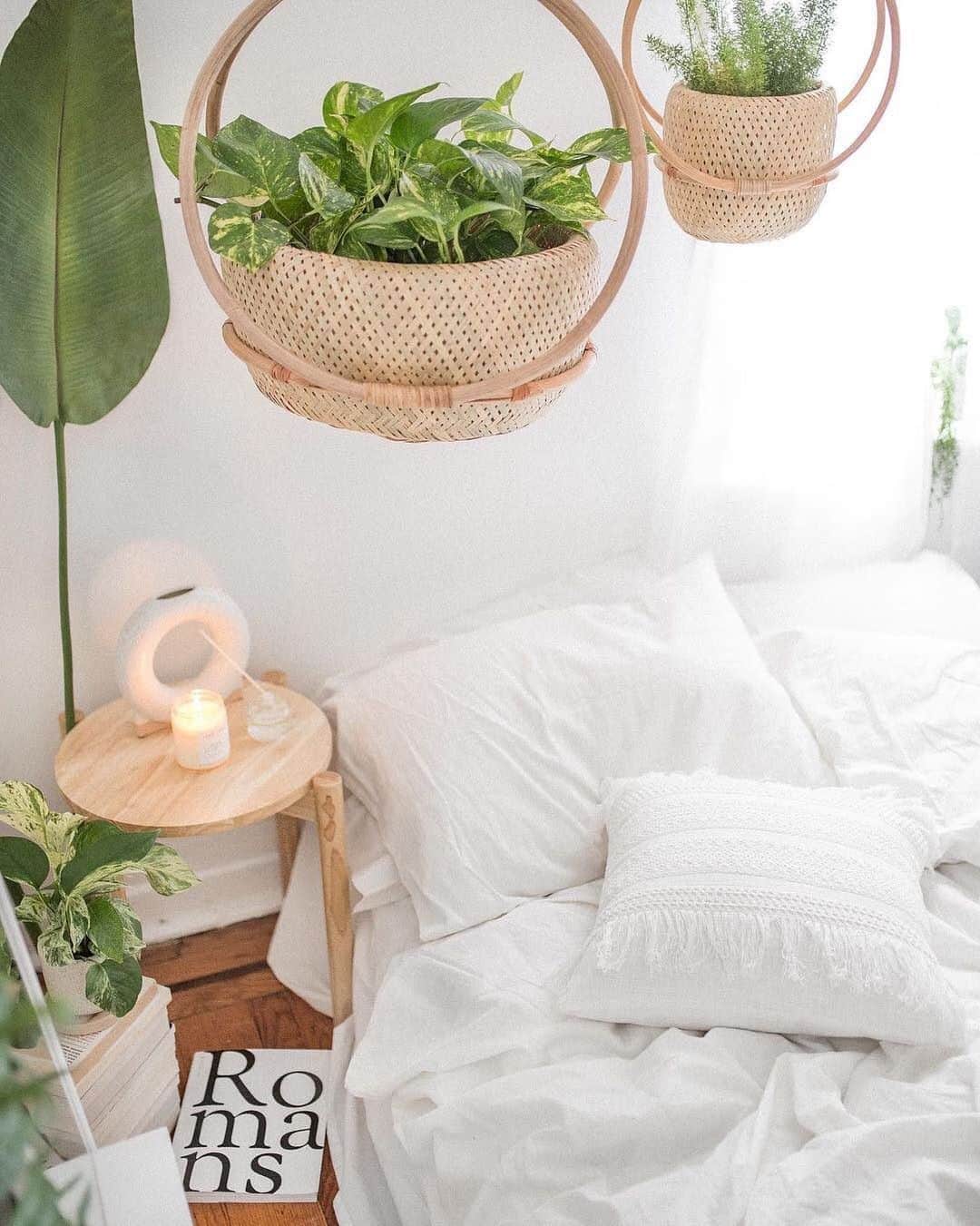 Urban Outfittersさんのインスタグラム写真 - (Urban OutfittersInstagram)「Anyone else buying houseplants nonstop lately? Just us? #UOHome @UrbanOutfittersHome @caitpoli」5月18日 8時02分 - urbanoutfitters