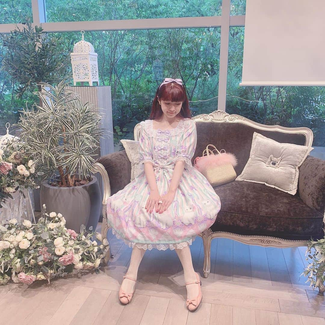 青木美沙子さんのインスタグラム写真 - (青木美沙子Instagram)「Misako Aoki  20th Lolita Anniversary Party の会場を下見❗️ ストリングス表参道さんの結婚式会場貸切ます💓 白を基調にしたステキなルーム❗️楽しみ〜💓💓💓 チケットは本日20時よりラインブログより詳細アップします💓 #ストリングス表参道」5月18日 8時34分 - misakoaoki