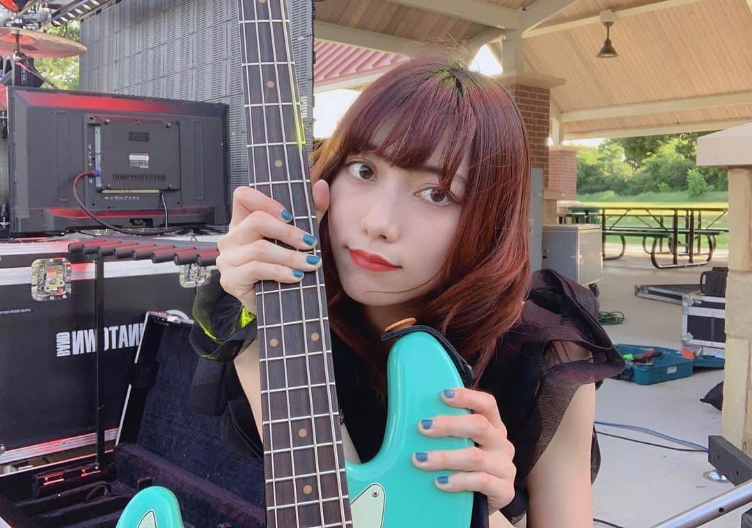 SHIZUKAのインスタグラム：「. Lovely weather 🖤 How’s your day so far??? . おはよう〜 みんな今日なにするの？？」