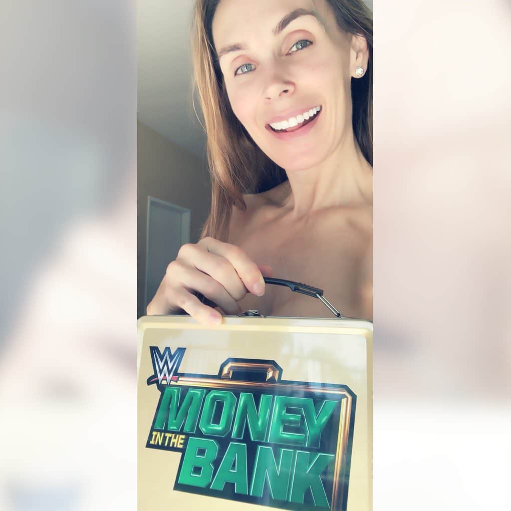 ターニャ・テイトさんのインスタグラム写真 - (ターニャ・テイトInstagram)「What are your predictions for this weekends @wwe PPV Money In The Bank? —- —- Find out mine on my #livestream YouTube.com/tanyatatetube —- —- #MITB #moneyinthebank #wwe #wwefan #tanyatate #queentanyatate #mitbbriefcase #moneyinthebankbriefcase」5月18日 8時53分 - tanyatate