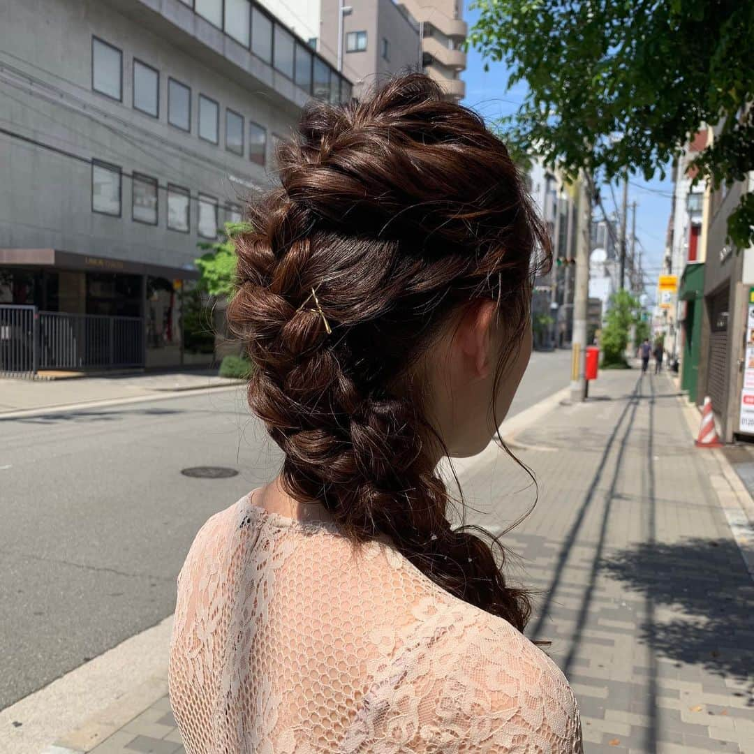 【北堀江・美容室 peaks hair】さんのインスタグラム写真 - (【北堀江・美容室 peaks hair】Instagram)「ㅤㅤㅤㅤㅤㅤㅤㅤㅤㅤㅤㅤㅤ ㅤㅤㅤㅤㅤㅤㅤㅤㅤㅤㅤㅤㅤ ロングヘアセット🌼 ㅤㅤㅤㅤㅤㅤㅤㅤㅤㅤㅤㅤㅤ 編み込みをして右流しに持ってくるスタイル💛 ㅤㅤㅤㅤㅤㅤㅤㅤㅤㅤㅤㅤㅤ stylist オクノ  #peakshair #ピークスヘアー#堀江#北堀江#美容室#Instagood#Instahair#hairstyle#Instafashion#イルミナカラー#小顔#美意識#おしゃれな人と繋がりたい#おしゃれ#お洒落#ヘアアレンジ#ヘアスタイル ㅤㅤㅤㅤㅤㅤㅤㅤㅤㅤㅤㅤㅤ」5月18日 9時07分 - peakshair