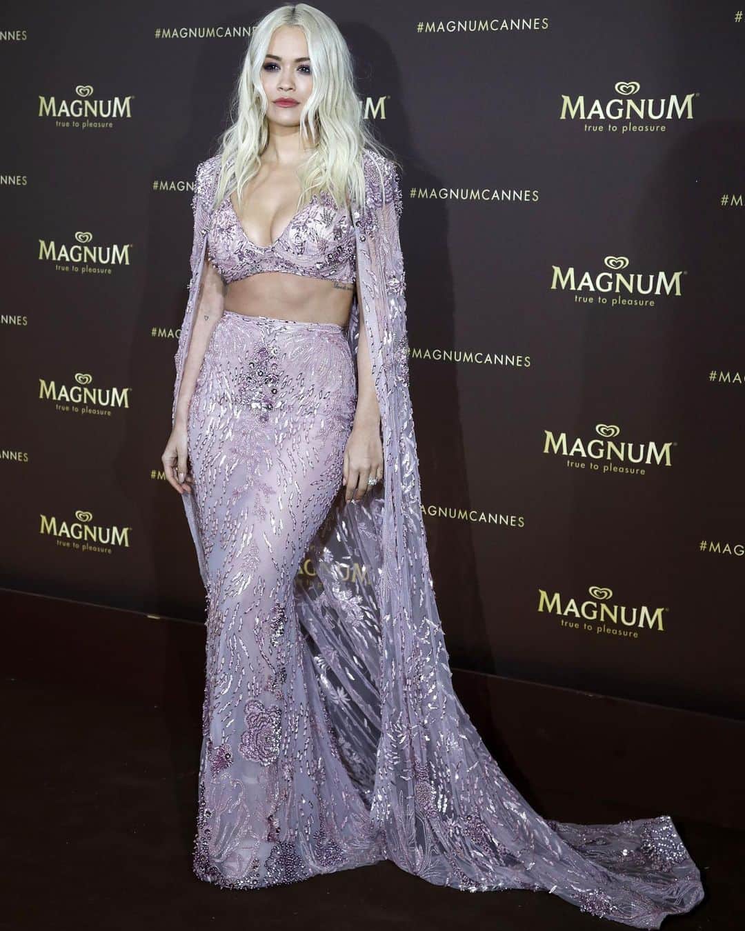 Just Jaredさんのインスタグラム写真 - (Just JaredInstagram)「@ritaora flaunts two fun looks at the @magnum x Rita Ora photo call during the Cannes Film Festival! Tap the link in bio for more pics. #RitaOra #Magnum #CannesFilmFestival #ZuhairMurad #VivienneWestwood Photos: WENN, Instar」5月18日 9時34分 - justjared