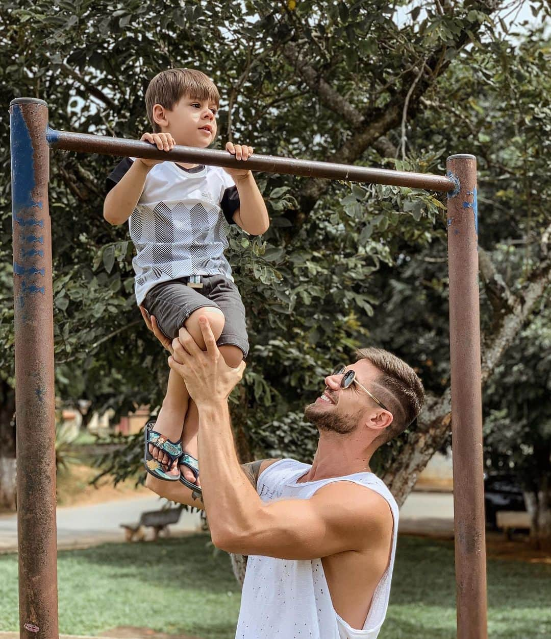 Jonas Sulzbachさんのインスタグラム写真 - (Jonas SulzbachInstagram)「4 aninhos colocando muito mais amor na minha vida. Te amo muito meu filho ❤️」5月18日 15時19分 - jonassulzbach