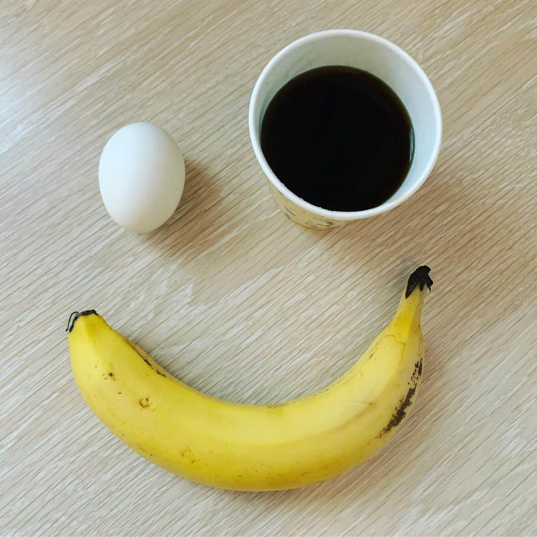 黒沢薫さんのインスタグラム写真 - (黒沢薫Instagram)「おはよう大洲市。 #morning #breakfast #coffee #egg #banana #music #soul #rb #singer #lovelife #instagood #instafood #モーニングスマイル」5月18日 10時15分 - kaorukurosawa_lovelife