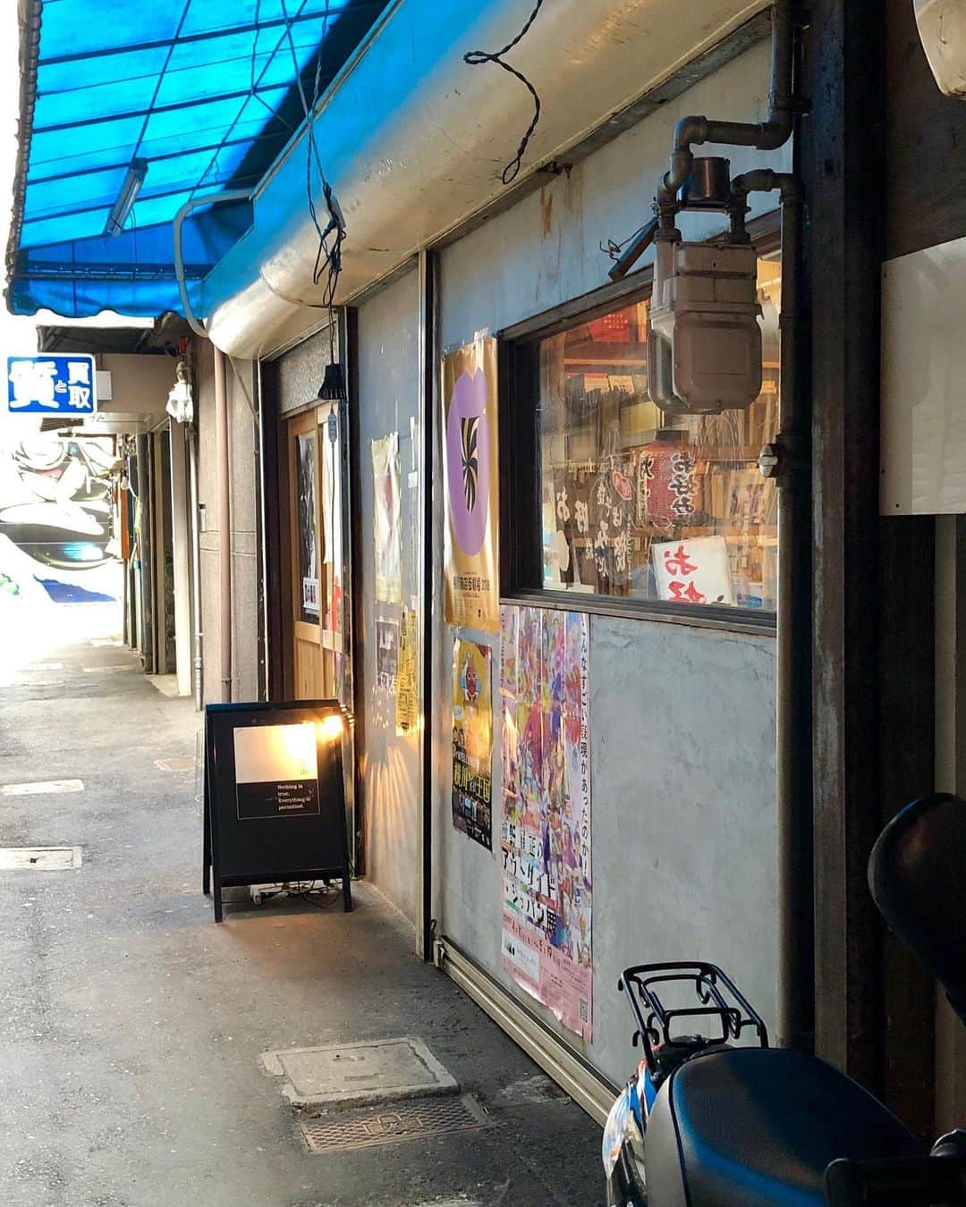 若林美保さんのインスタグラム写真 - (若林美保Instagram)「‪昨日のランチは横川駅近く、ラーメン処なゝしやさん。‬ ‪広島ラーメンって何気に好きなんですよね。‬ ‪そして本と自由さんで食後のコーヒー。‬ ‪落ち着く空間です^_^‬」5月18日 10時37分 - waka_miho