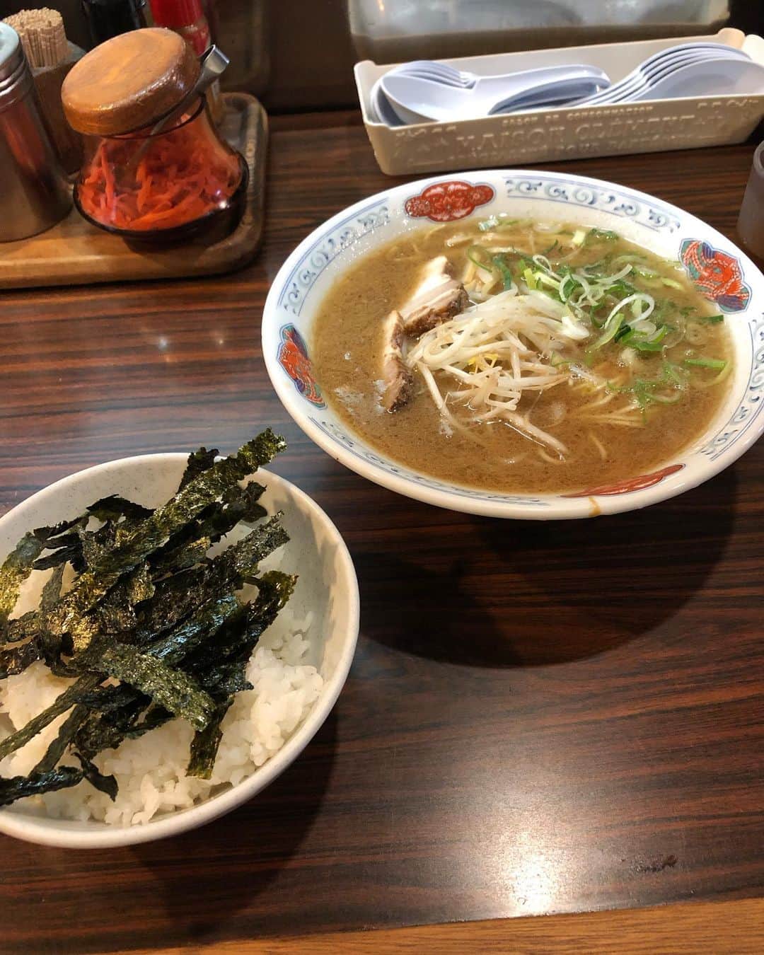 若林美保のグルメインスタ