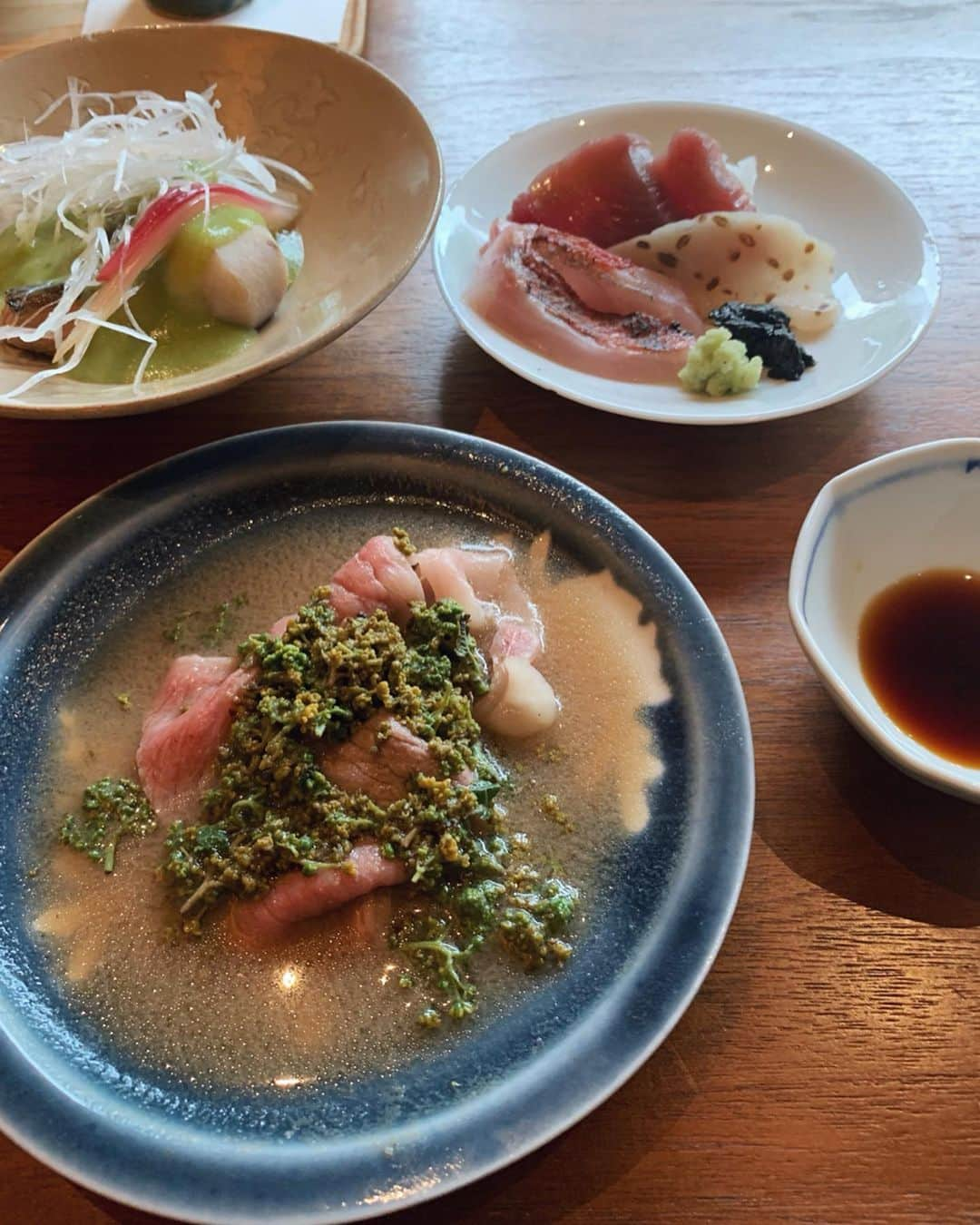 瀬畑茉有子さんのインスタグラム写真 - (瀬畑茉有子Instagram)「. . 牛と花山椒の白味噌仕立てのランチ🌱 . . 春の小川と柳を目の前に頂ける 丁寧な丹のランチ。 . 最初は閉まっていたガラス窓が 途中で全オープン🍃 . 最高に気持ちよすぎて 本当に美味しかったなぁ〜🤤 . . 素敵な場所教えてくれてありがとう💓 @tea520 . . #tankyoto #tan #kyoto #lunch #lunchcourse #京野菜 #花山椒 #kyototrip #kyotorestaurant #wine #丹  #healtylunch #牛と花山椒の白味噌仕立て」5月18日 10時46分 - sehatamayuko