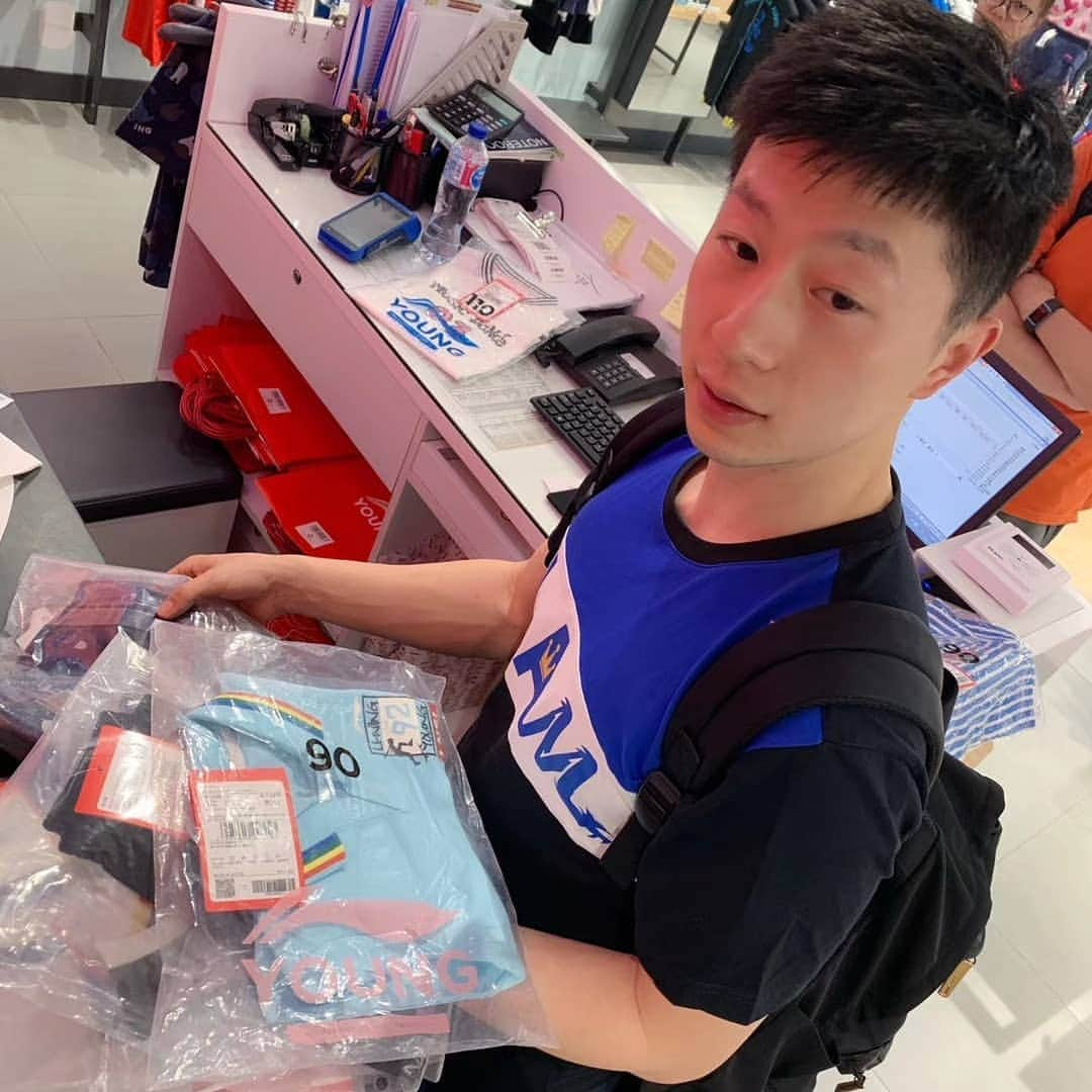 ITTF Worldさんのインスタグラム写真 - (ITTF WorldInstagram)「🛒🛒 Just the 🐲 doing some shopping for his baby‼️#FamilyTime #MaLong」5月18日 11時02分 - wtt