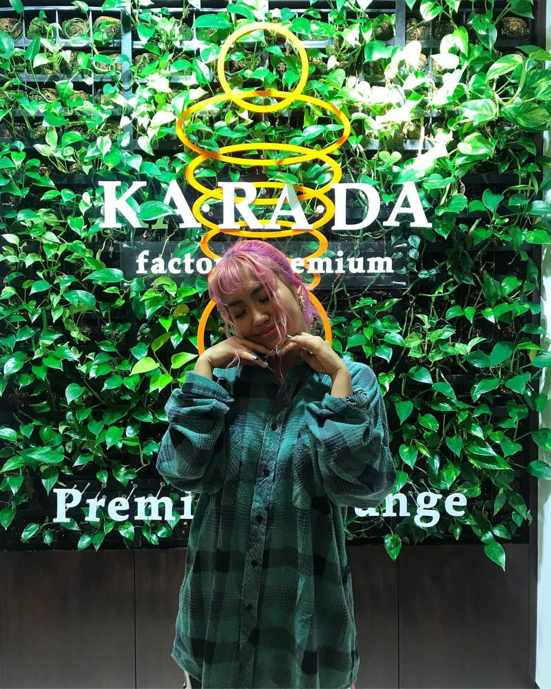 RIEHATAさんのインスタグラム写真 - (RIEHATAInstagram)「Back in TOKYO 🇯🇵ハロー🗼👩🏽‍🎤 すぐ#karadafactory Premium銀座店でメンテナンス🏃‍♀️ KA・RA・DA系列大好き人間🙏」5月18日 11時03分 - riehata