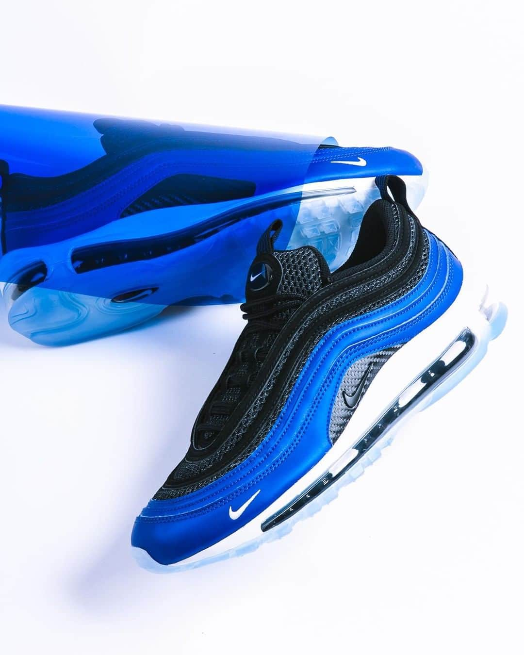 Foot Lockerさんのインスタグラム写真 - (Foot LockerInstagram)「Best of both worlds. #Nike Air Max 97 Foamposite Available Now, In-Store and Online」5月18日 11時17分 - footlocker