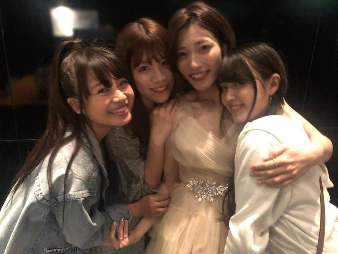 神崎紗衣さんのインスタグラム写真 - (神崎紗衣Instagram)「FANZAアダルトアワード2019 毎年最後まで残ってしまいます。 ステキなステージに今年も立てて光栄です . . いっちーはいちばん綺麗だしそらおくんはいちばんイケメンだった！スーツでプロポーズしてくるのずるい！！ ふたりともノミネート席から一生懸命コールしてくれてたんだよ尊いよ～～🧡 . . #FANZA#fanzaアダルトアワード2019」5月18日 11時30分 - kanzaki_sae