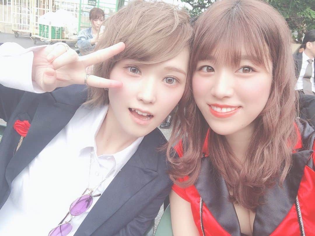 のインスタグラム：「FANZAアダルトアワード2019 毎年最後まで残ってしまいます。 ステキなステージに今年も立てて光栄です . . いっちーはいちばん綺麗だしそらおくんはいちばんイケメンだった！スーツでプロポーズしてくるのずるい！！ ふたりともノミネート席から一生懸命コールしてくれてたんだよ尊いよ～～🧡 . . #FANZA#fanzaアダルトアワード2019」
