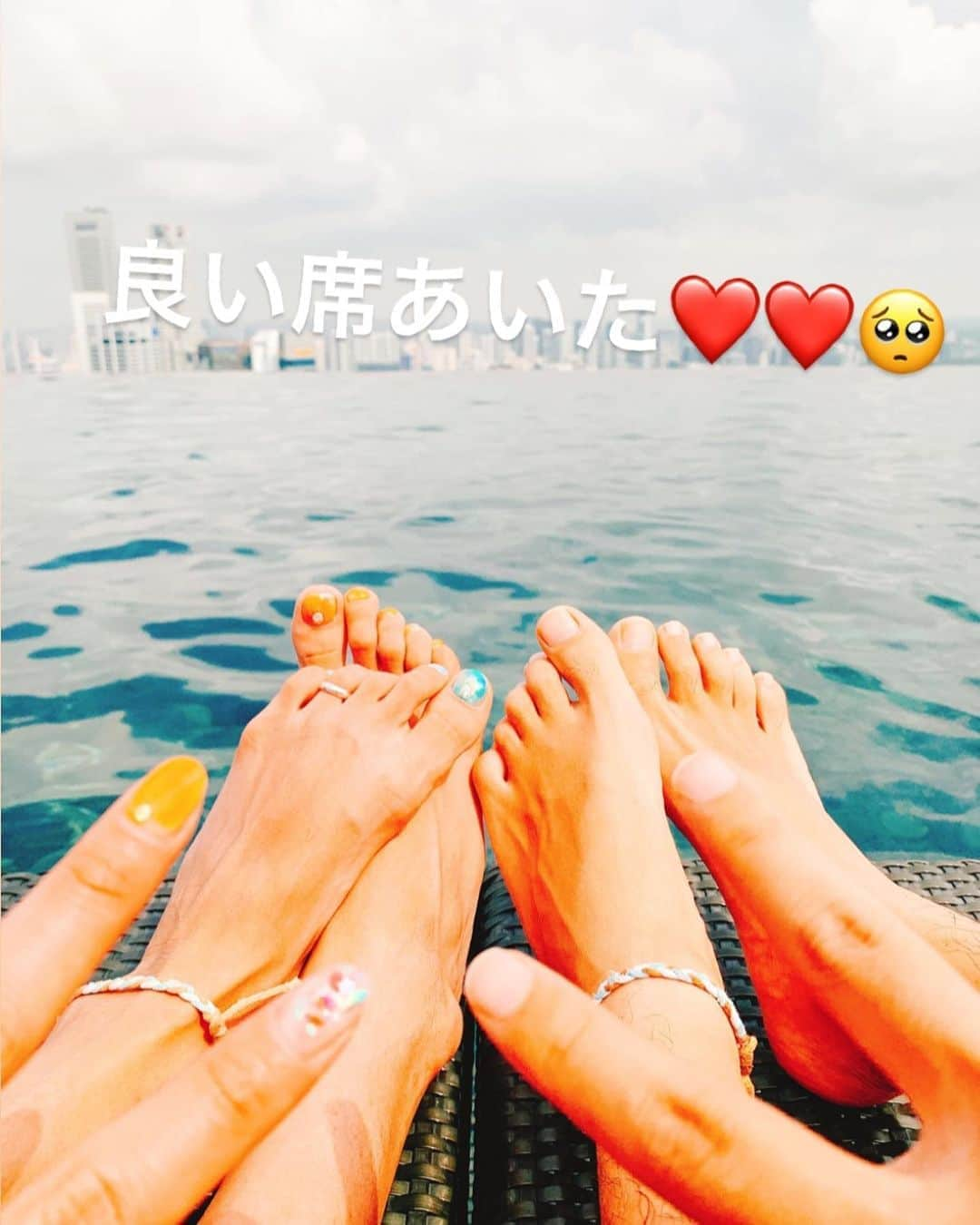 間宮梨花さんのインスタグラム写真 - (間宮梨花Instagram)「4日目も、もちろん起きたらまずプール😏👍🏼💕毎朝おきたらプールいったよ💕💕💕旦那くんとプールでぷかぷかしてる時間幸せすぎて何回時よ止まれ！とおもったか、、🤭❤️❤️❤️❤️プールサイドで飲むビールさいこう！！！ #マリーナベイサンズ #プール #シンガポール旅行 #夫婦旅行 #毎朝プール」5月18日 11時54分 - rika_aizawa0329