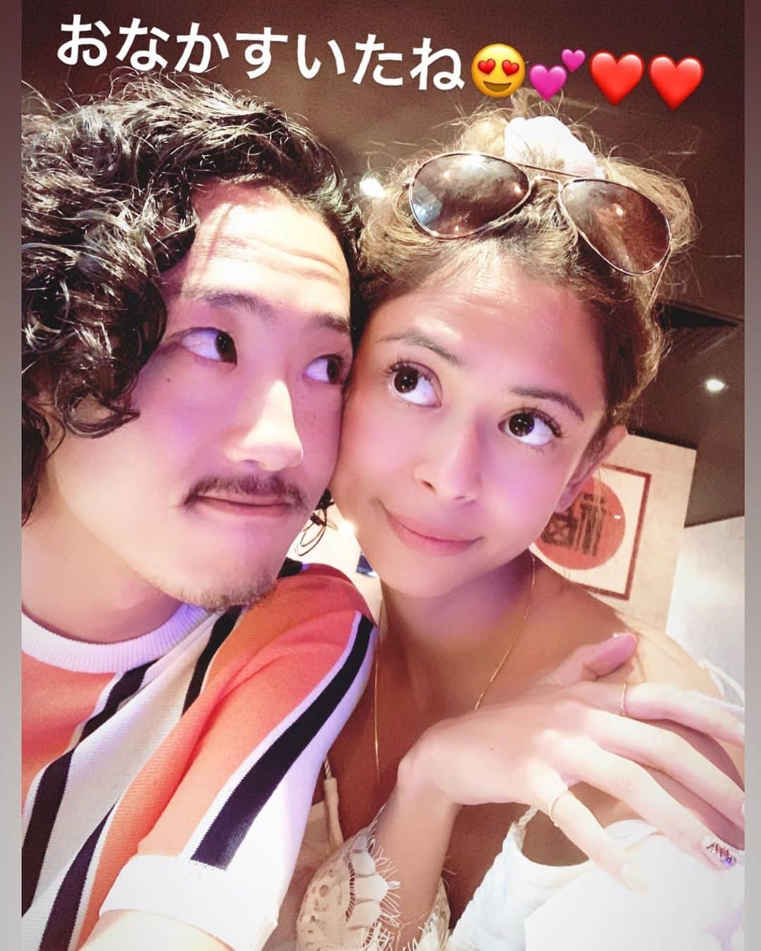 間宮梨花さんのインスタグラム写真 - (間宮梨花Instagram)「最終日ゎおっかいものぉ〜😚💕💕たくさんかってもらっちゃった🥺❤️❤️ほんとやさしい旦那くん、、感謝🥺💕ディナーゎマリーナベイサンズのなかにある台湾風火鍋屋さん！！ここ高いけどほんとおいしー😏😏お酒りかしかのんでないのに4万したが、、、笑笑 でも店員さんがやさしくてよかったよぉ💕💕 #マリーナベイサンズ #シンガポール旅行 #夫婦旅行 #台湾火鍋 #チリクラブ #ディナー」5月18日 12時02分 - rika_aizawa0329