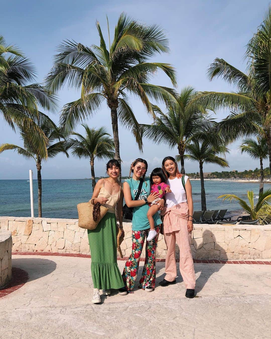 ベイカー恵利沙さんのインスタグラム写真 - (ベイカー恵利沙Instagram)「Back from the girls trip 🇲🇽💚💜」5月18日 12時05分 - bakerelisa