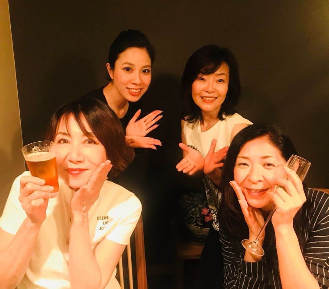 奈美悦子さんのインスタグラム写真 - (奈美悦子Instagram)「秘密のお店で仲良し友達との美味しい時間 #隠れ家#秘密#友達#仲良し#美味しい料理#美味しいお酒#楽しい」5月18日 12時11分 - nami.etsuko