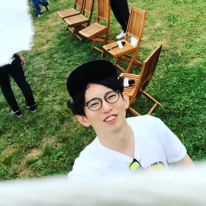 のインスタグラム：「﻿ METROCK2019大阪、始まりましたよー！﻿ 今年もMUSIC ON! TVでの特番でMCを務める芦沢ムネトさんが自撮り棒に登場！﻿ 謎の布に阻まれる芦沢さん！テンション上がり切ってますよ！﻿ ﻿ #芦沢ムネト #エムオンミュージック #monmusic #自撮り棒 #セルフィー #メトロック #METROCK #メトロック2019 #METROCK2019 #リアルタイムレポート #メトロック2019MMレポ #メトロック大阪 #動画﻿ @ashizawamuneto」