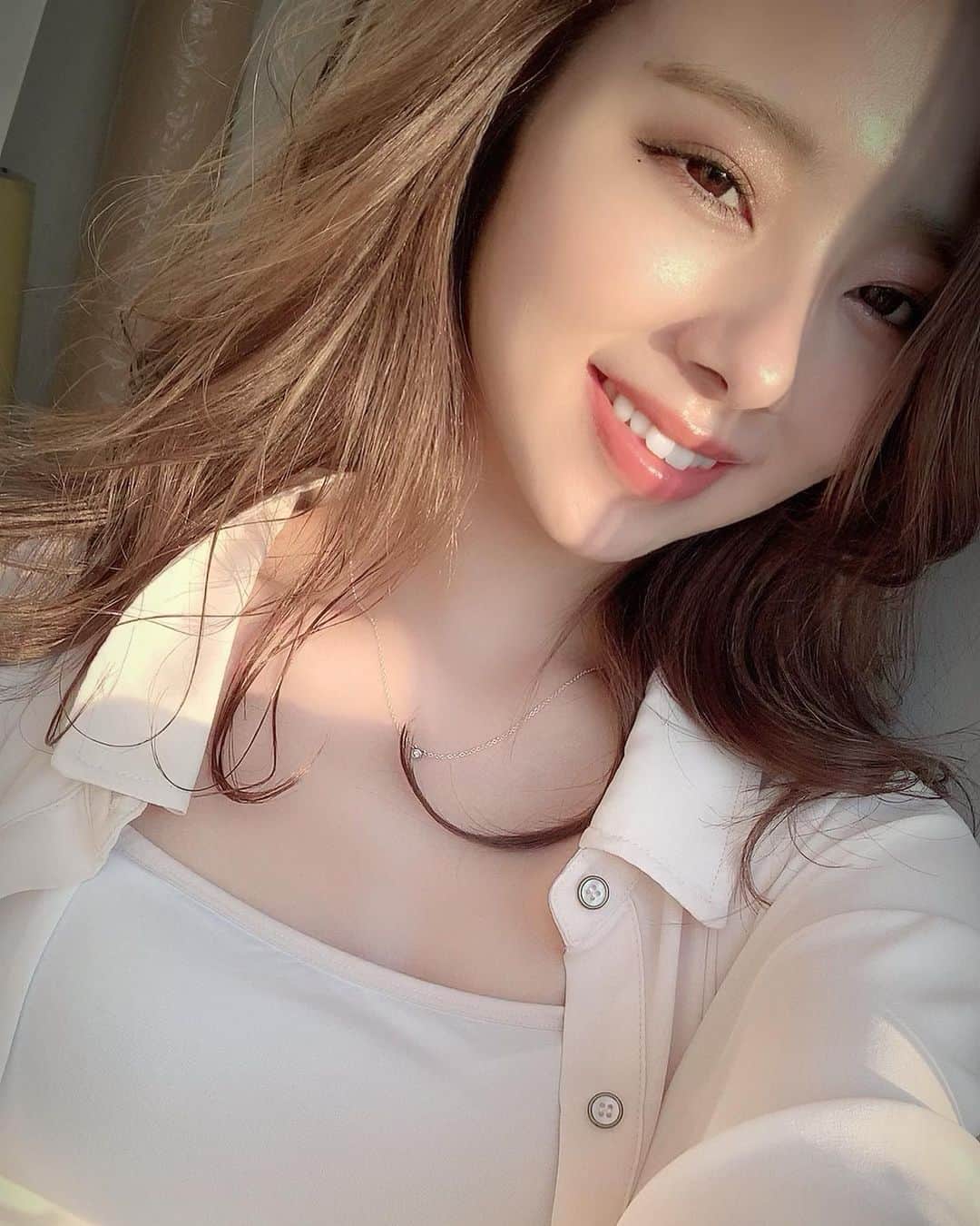 のインスタグラム：「hair color change.. brown hair♡ good.... #MAHIRO #真洋 #마히로」