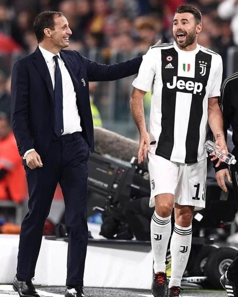 アンドレア・バルツァッリさんのインスタグラム写真 - (アンドレア・バルツァッリInstagram)「Grazie Mister !!!」5月19日 0時28分 - andreabarzagli15