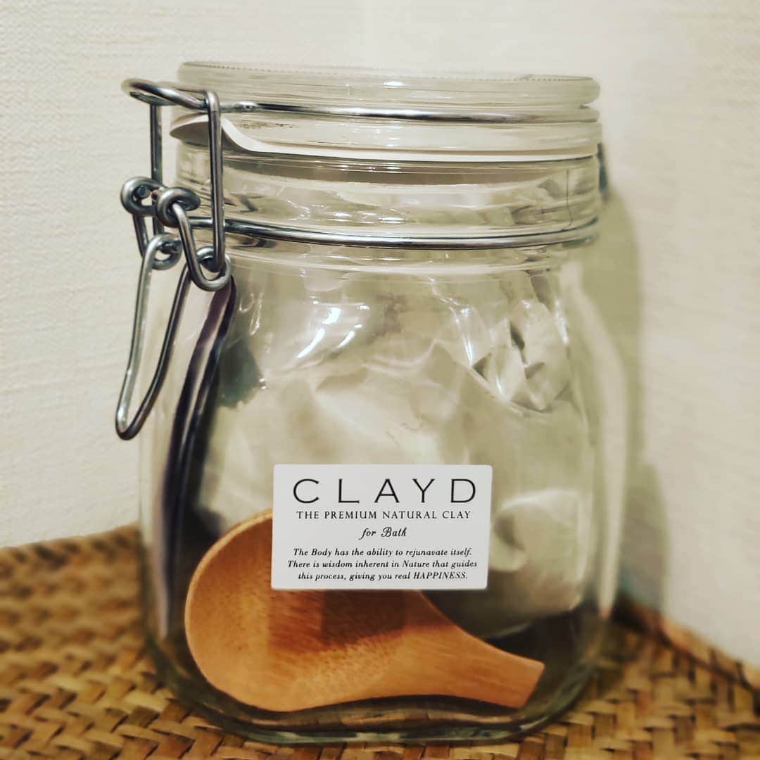 のインスタグラム：「贅沢バスタイム♥  #clayd#bath #黒坂真美#から#素敵な#誕生日プレゼント#もらったよ♥ #パックにもなるって#すべすべなった#ありがとう✨」