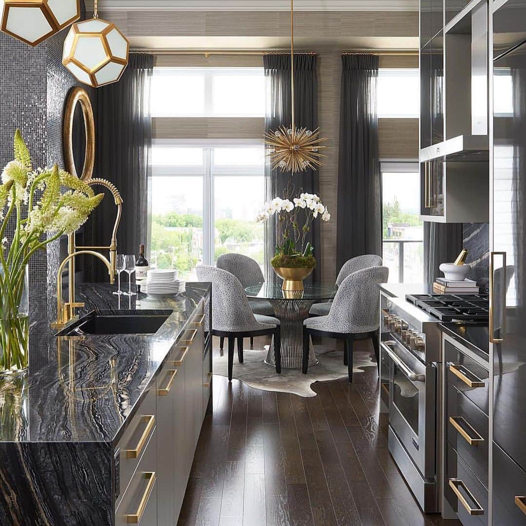 さんのインスタグラム写真 - (Instagram)「Every single detail in this kitchen! @mrcurtiselmy」5月18日 23時11分 - inspire_me_home_decor