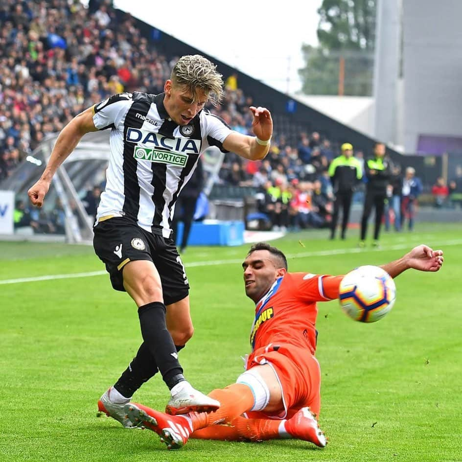 ウディネーゼ・カルチョさんのインスタグラム写真 - (ウディネーゼ・カルチョInstagram)「Gran battaglia alla #DaciaArena 🤼‍♂️ #Udinese 3 #Spal 2  #ForzaUdinese #UdineseSpal #SerieATIM #AleUdin . 📷 @simoneferraroph」5月18日 23時20分 - udinesecalcio