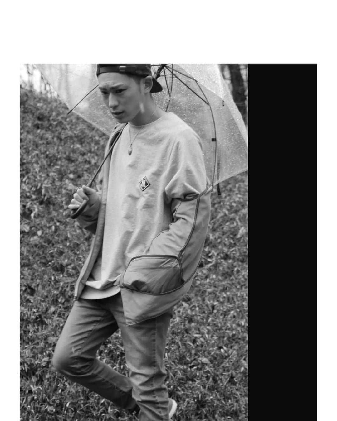 塩田康平のインスタグラム：「Photo by MAEKEN Directed by MAEKEN  #shooting #もうすぐ梅雨ですね #今が一番気持ちい季節 #塩分6グラム #塩田康平 #明日はお筝の稽古 #やったろ」