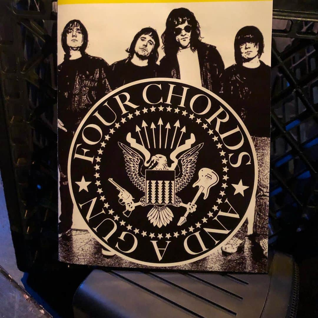 ジョン・ロス・ボウイさんのインスタグラム写真 - (ジョン・ロス・ボウイInstagram)「Chicago - Performances start today -FOUR CHORDS AND A GUN, A play about the recording of the 5th Ramones album, produced by Phil Spector, is “decidedly clever and warmly embracing” according to the @laweekly. Ticket link in my bio! #chicagotheatre #ramones #goseeaplay」5月18日 23時30分 - johnrossbowie