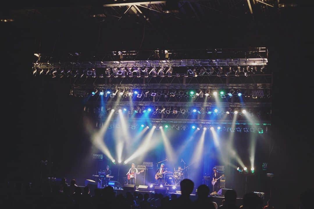 近藤薫のインスタグラム：「Zepp Diver City でのライブでした！ありがとうございました。 #live #band #music #martin #guitar #acousticguitar #zepp」