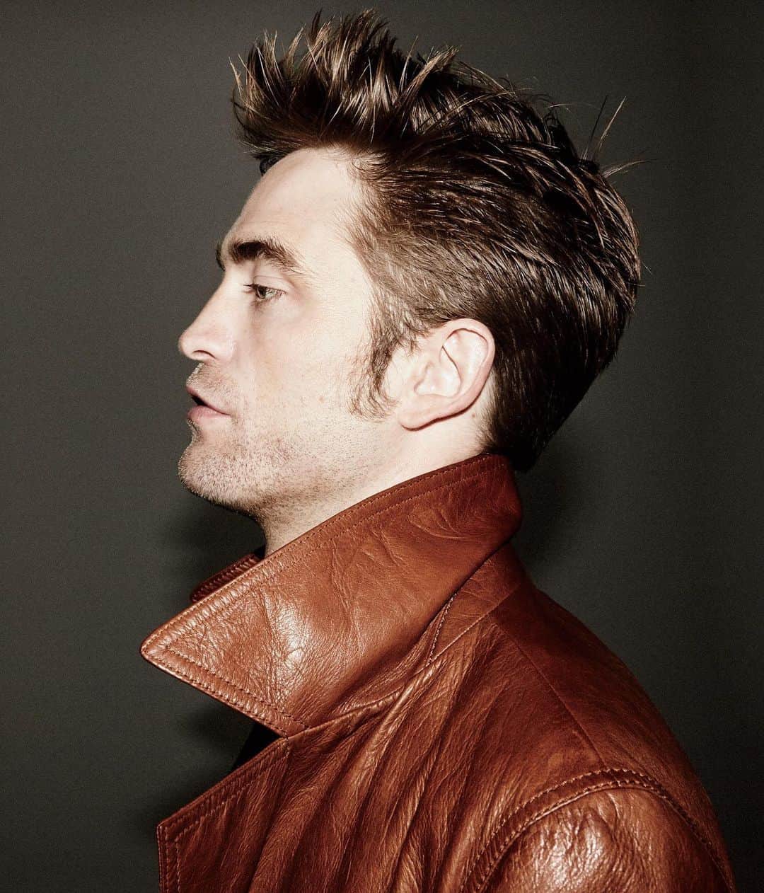 GQさんのインスタグラム写真 - (GQInstagram)「Meet the new caped crusader. Robert Pattinson's reportedly in talks to play Batman in 2021, taking over the role from Ben Affleck. Revisit our 2017 profile of The Pat at the link in bio. (📸 @studio_jackson)」5月18日 23時56分 - gq
