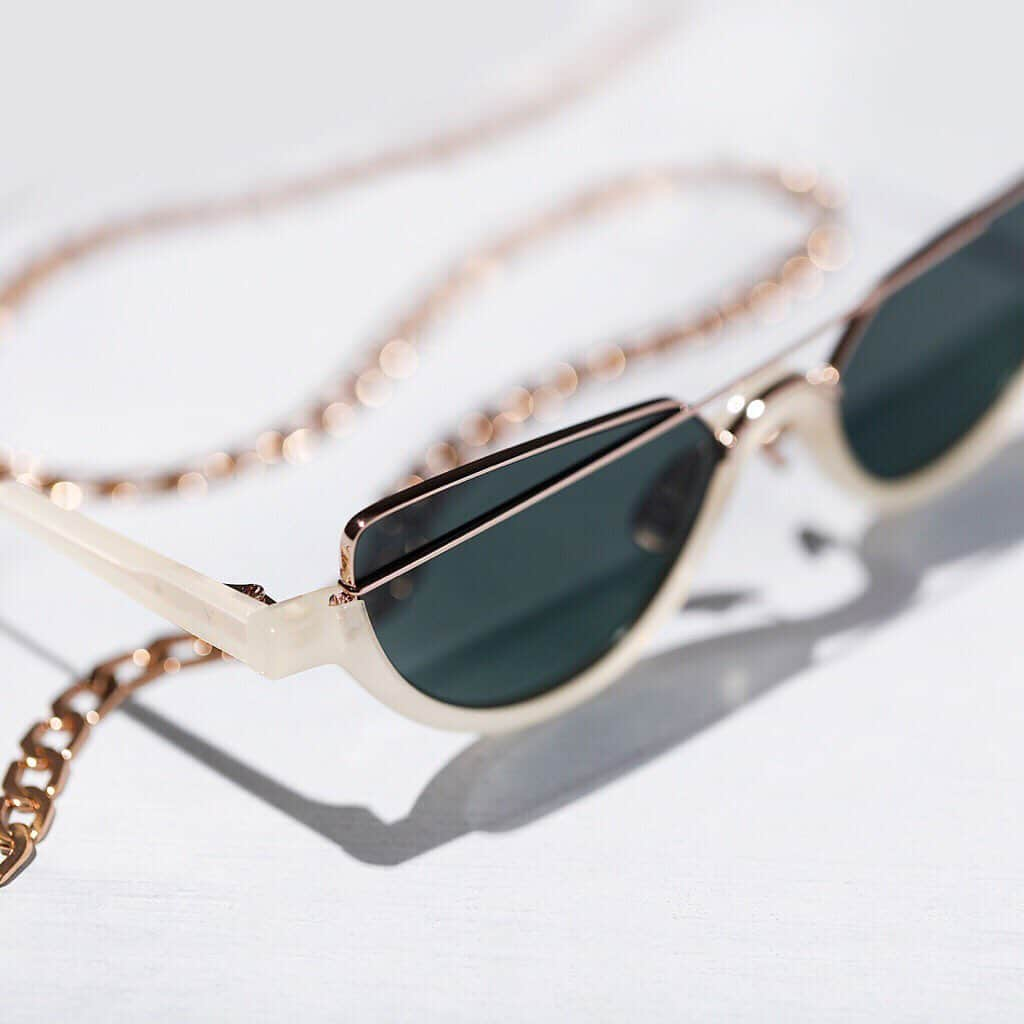 Cynthia Sakaiのインスタグラム：「Meet Sorrento. A modern cat-eye frame with a striking, split-lens design. Insert one of our necklace chain’s Titan cone tips through the Sorrento’s subtle slits for a transformational look. Handcrafted in Japan for the ultimate precision.」