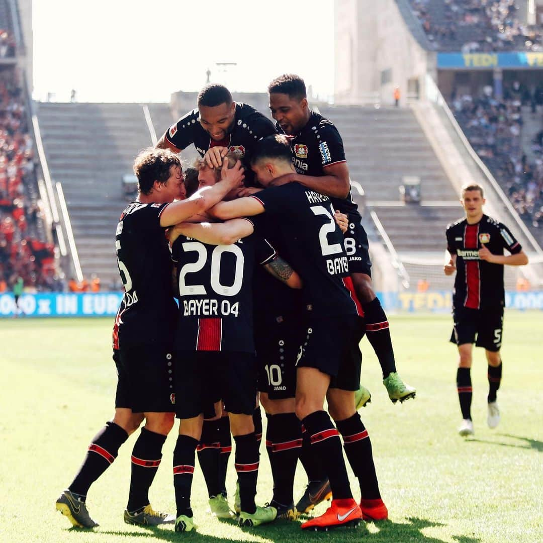 バイエル・レバークーゼンさんのインスタグラム写真 - (バイエル・レバークーゼンInstagram)「⚽️ GOOOOOAL @julianbrandt 🔥 scores the 3-1! #StärkeBayer ⚫️🔴💪 #BSCB04 #Bundesliga #Bayer04 #Werkself」5月19日 0時10分 - bayer04fussball