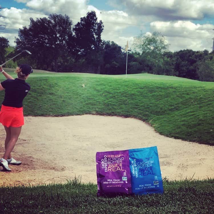 アレハンドラ・ジャネサのインスタグラム：「I have some #realgood news! @juliesreal is now available in to-go packets!! Perfect for the golf course or just life in general! use my code ‘alegolf’ online to win extra product! #itsrealgood!! 💜 #togo #bestsnack #almondbutter #cashewbutter #😍 #healthy #lowsugar #highenergy #challengerteam」