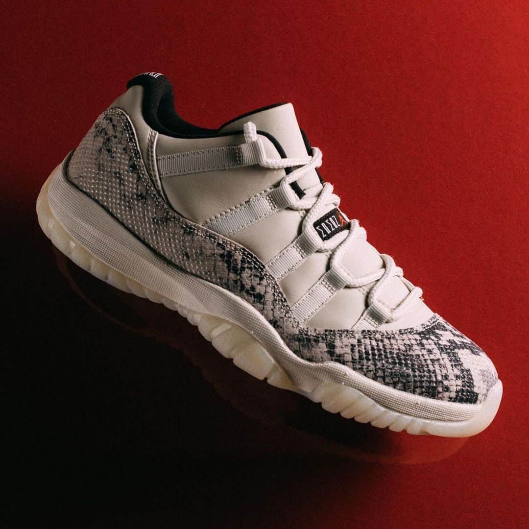Sneaker News x Jordans Dailyさんのインスタグラム写真 - (Sneaker News x Jordans DailyInstagram)「The Air Jordan 11 Low Snakeskin just dropped today 👀 Who’s copping? Link in bio to see where to pick these up #jordansdaily」5月19日 0時23分 - jordansdaily