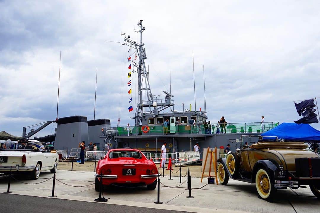 GLIONMUSEUM（ジーライオンミュージアム）さんのインスタグラム写真 - (GLIONMUSEUM（ジーライオンミュージアム）Instagram)「2019/05/18﻿ ﻿ 【掃海艇『つのしま』が大阪港に！】﻿ ﻿ 大阪港の中央突堤に、海上自衛隊の掃海艇『つのしま』が本日と明日、寄港しています！﻿ GLION MUSEUMからもDino・Ford・Prince Skyline Sportの3台を展示し、お出迎えしております。﻿ 当館車両の展示も明日まで行っておりますので、ぜひ週末は大阪港へお越しください！﻿ ﻿ ﻿ GLION MUSEUM(ジーライオンミュージアム)﻿﻿﻿﻿ 大阪市港区海岸通り2-6-39 ﻿﻿﻿﻿ TEL:06-6573-3006﻿﻿﻿﻿ HP https://glion-museum.jp/﻿﻿﻿﻿ ﻿ 平日 11:00～20:00(最終入館19:30)﻿﻿﻿﻿﻿﻿﻿﻿﻿﻿﻿﻿﻿﻿﻿﻿﻿ 土日祝日 10:00～20:00(最終入館19:30)﻿﻿﻿﻿﻿﻿﻿﻿﻿﻿﻿﻿﻿﻿﻿﻿﻿ 月曜定休※祝日の場合翌日﻿﻿﻿﻿﻿﻿﻿﻿﻿﻿﻿﻿﻿﻿﻿ ﻿ Adress ﻿﻿﻿﻿﻿﻿﻿﻿﻿﻿﻿﻿﻿﻿﻿﻿﻿ 2-6-39 Kaigan-dori, Minato-ku, Osaka-shi﻿﻿﻿﻿﻿﻿﻿﻿﻿﻿﻿﻿﻿﻿﻿﻿ TEL﻿﻿﻿﻿﻿﻿﻿﻿﻿﻿﻿﻿﻿﻿﻿﻿﻿ 06-6573-3006﻿﻿﻿﻿﻿﻿﻿﻿﻿﻿﻿﻿﻿﻿﻿ ﻿ Opening Hours: 11:00-20: 00 (Weekday) / 10: 00-20: 00 ﻿﻿﻿﻿﻿﻿﻿﻿﻿﻿﻿﻿﻿﻿﻿﻿﻿ (Saturday, Sunday and Public Holiday)﻿﻿﻿﻿﻿﻿﻿﻿﻿﻿﻿﻿﻿﻿﻿﻿﻿ Closed: Monday﻿ ﻿ ﻿ #glionmuseum #大阪築港赤レンガ倉庫 #クラシックカー #carphotos #lifestyle #vintage #vintagecars #天保山 #大阪港 #redbrick #warehouse #ヴィンテージ #車 #赤レンガ #赤レンガ倉庫 #classiccarspotting #lovescar #historiccar #oldtimer #classicar #関西カメラ部 #ロケーションフォト﻿﻿﻿﻿﻿﻿﻿﻿﻿﻿﻿﻿﻿﻿﻿﻿﻿﻿﻿﻿﻿﻿﻿﻿﻿﻿﻿﻿ #車のある風景﻿﻿﻿﻿﻿﻿﻿﻿﻿﻿﻿﻿﻿﻿﻿﻿﻿﻿﻿﻿﻿﻿﻿﻿﻿﻿﻿﻿ #スマホ写真部﻿﻿﻿﻿﻿﻿﻿﻿﻿﻿﻿ #dino﻿ #ford﻿ #princeskyline﻿ #skyline」5月18日 15時42分 - glionmuseum