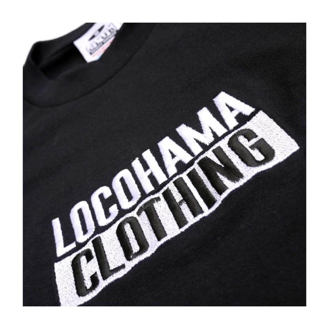 のインスタグラム：「RepostBy @locohama_clothing: "LOCOHAMA CLOTHING EMBROIDERY Tシャツ【WHITE】【BLACK】  DJ PMXプロデュースによるLOCOHAMA CLOTHINGより新作Tシャツが入荷！PRO CLUBのヘビーウェイトボディにシンプルなブランドロゴを刺繍で施し、ワンランク上の高級感ある限定アイテムとなっております。  #locohamaclothing #locohama" (via #InstaRepost @AppsKottage)」