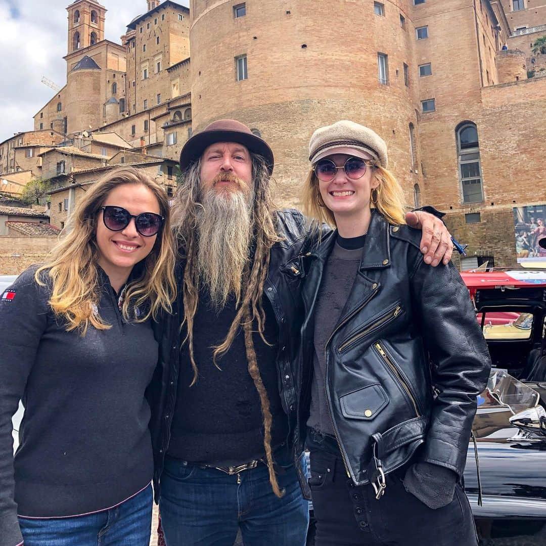 ソフィア・フロルシュさんのインスタグラム写真 - (ソフィア・フロルシュInstagram)「Last day of the Mille Miglia 2019 😇❣️Bologna - Brescia 🇮🇹 At the moment we are P106. Just 6 positions to go. It’s actually going to be really tight cause we just have one test to go but we will try our best ✌🏽 Cross your fingers!! ☺️😋 || Anzeige #millemiglia #MBmille #MBmuseum #MBclassic #sf99 #poweredbypassion #racegirl #mercedesbenz #mercedes」5月18日 16時20分 - sophiafloersch